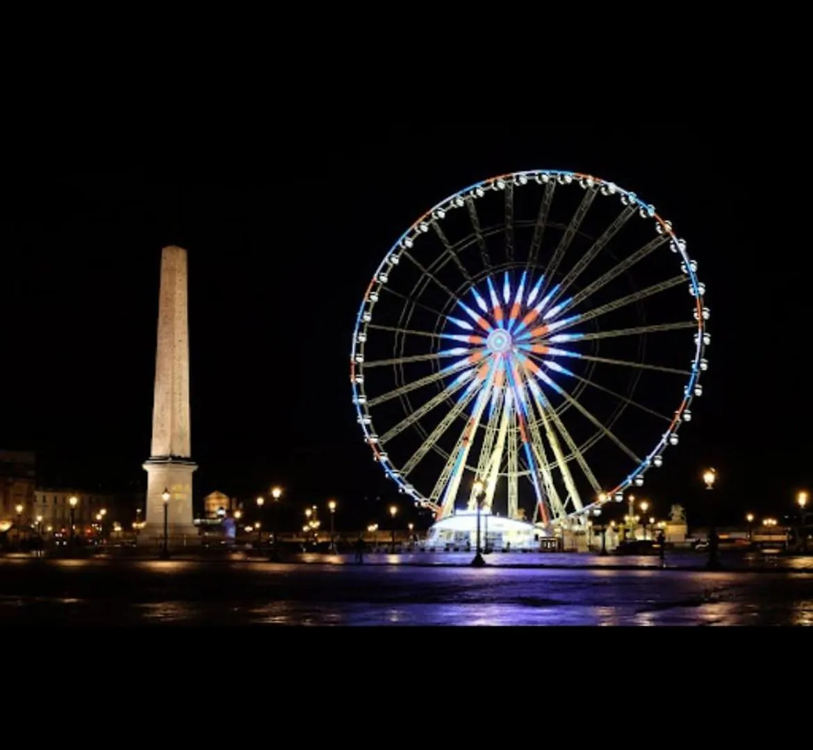 Suite Champs-Elysees Paris 8E